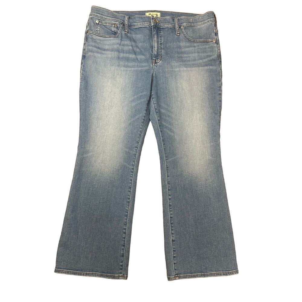 Madewell Mid-Rise Kick‎ Out Jeans